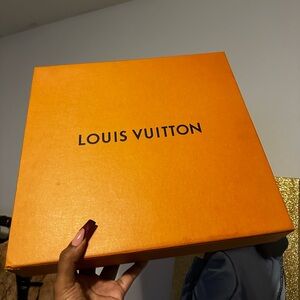Louis Vuitton neverfull box